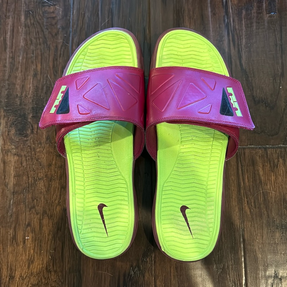 Nike Air Max Lebron 2 Slide Elite Raspberry Size 13.5